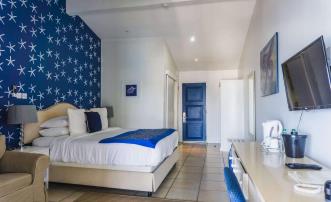 Blue Lagoon Hotel & Marina Deluxe King Kitchenette
