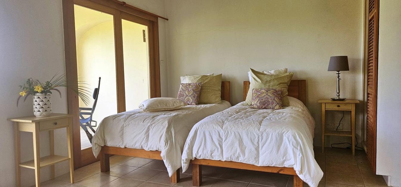 vacation-rentals/st-vincent-and-the-grenadines/bequia/spring/rosata-studio