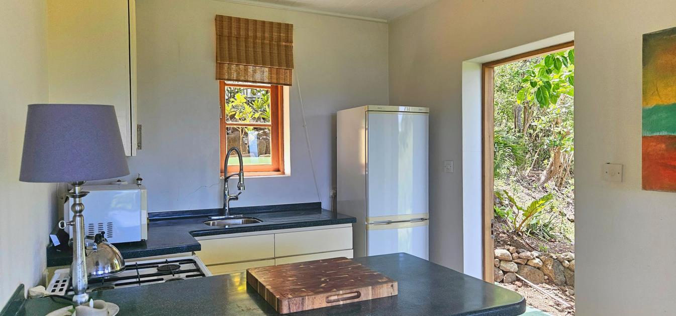 vacation-rentals/st-vincent-and-the-grenadines/bequia/spring/rosata-studio