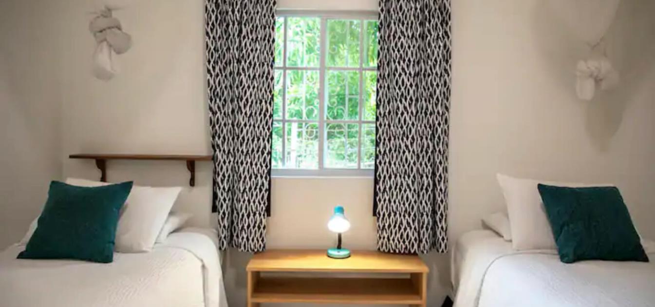 vacation-rentals/grenada/grenada-island/grand-anse/hideaway-waterfront-apt