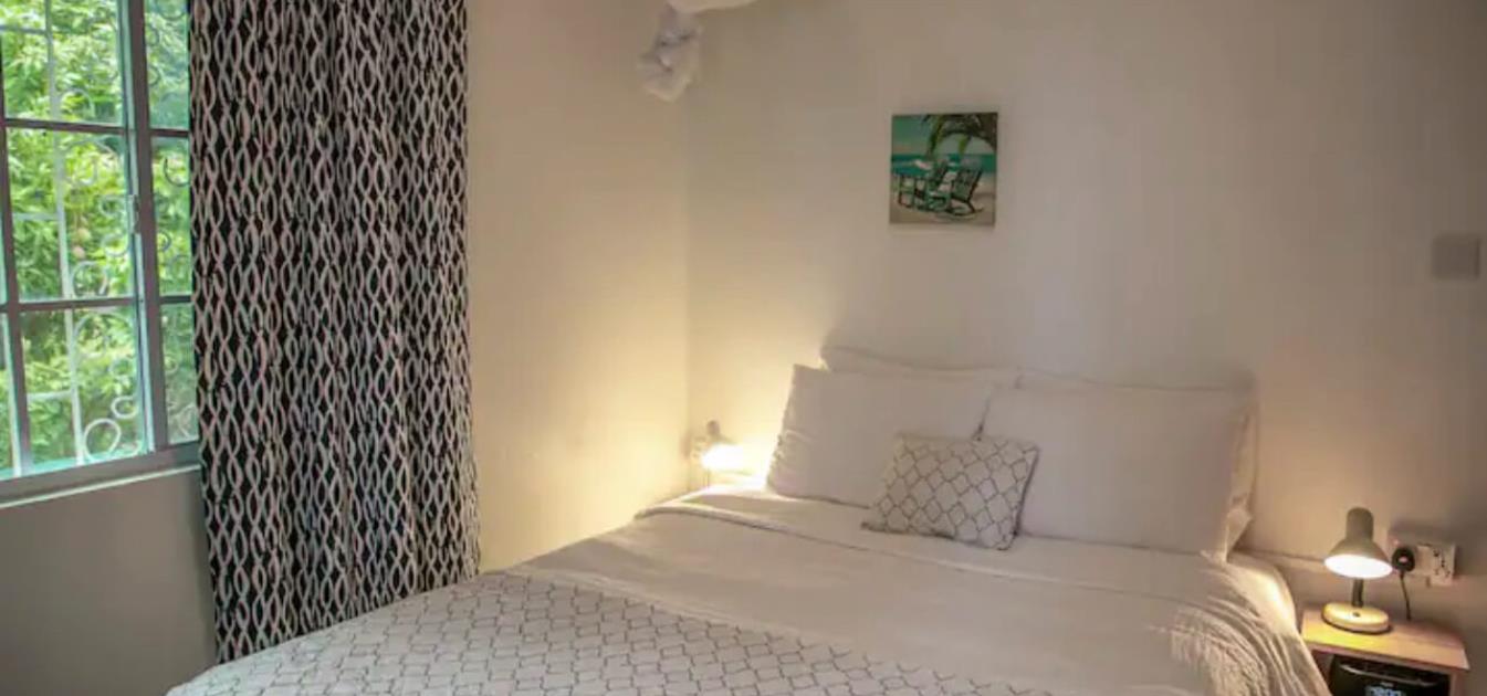 vacation-rentals/grenada/grenada-island/grand-anse/hideaway-waterfront-apt