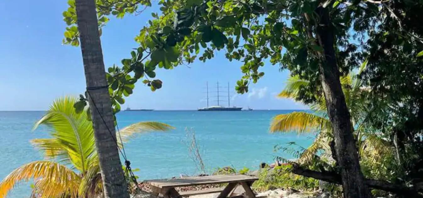 vacation-rentals/grenada/grenada-island/grand-anse/hideaway-waterfront-apt