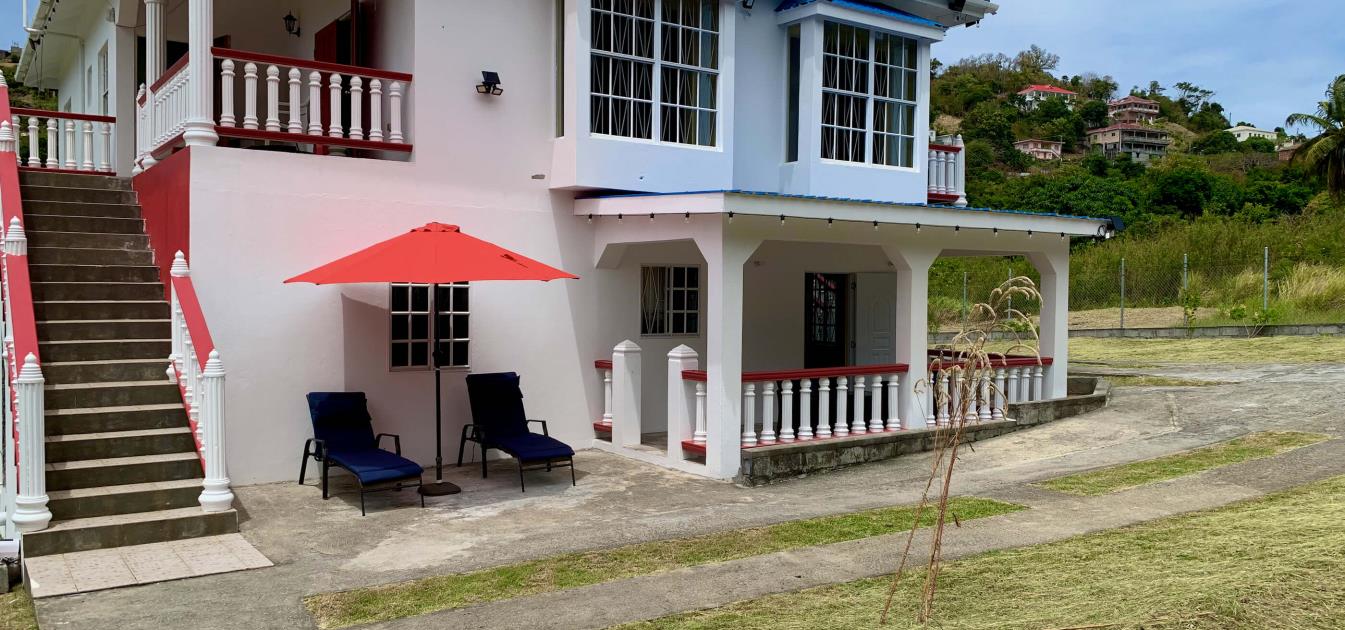 vacation-rentals/st-vincent-and-the-grenadines/bequia/friendship-bay/royal-view-apartment-1