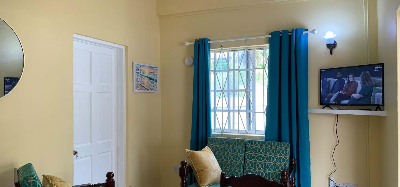 vacation-rentals/st-vincent-and-the-grenadines/bequia/friendship-bay/royal-view-apartment-1