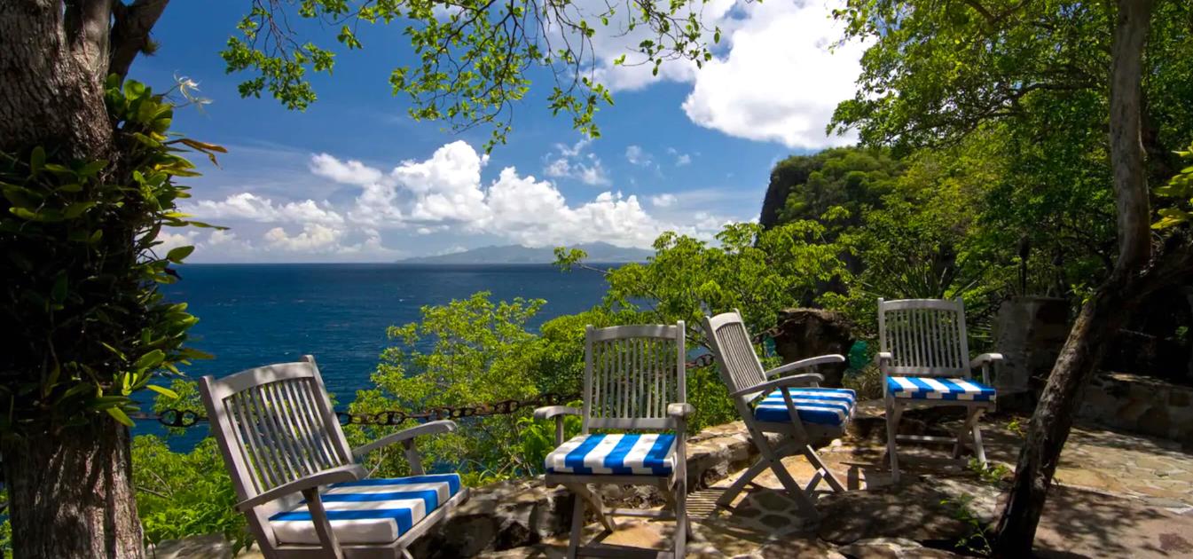 vacation-rentals/st-vincent-and-the-grenadines/bequia/moonhole/burke-house
