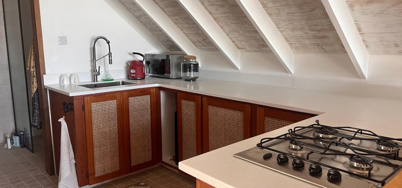 vacation-rentals/st-vincent-and-the-grenadines/bequia/ocar/harbour-view-upper-apartment