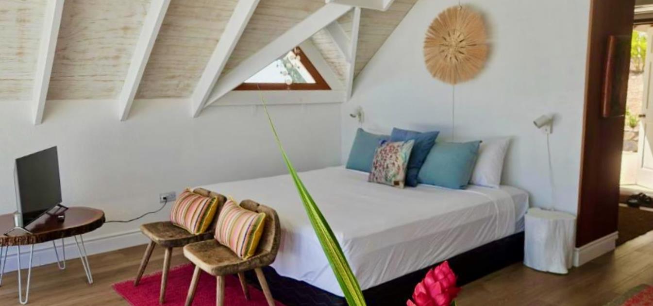 vacation-rentals/st-vincent-and-the-grenadines/bequia/ocar/harbour-view-upper-apartment