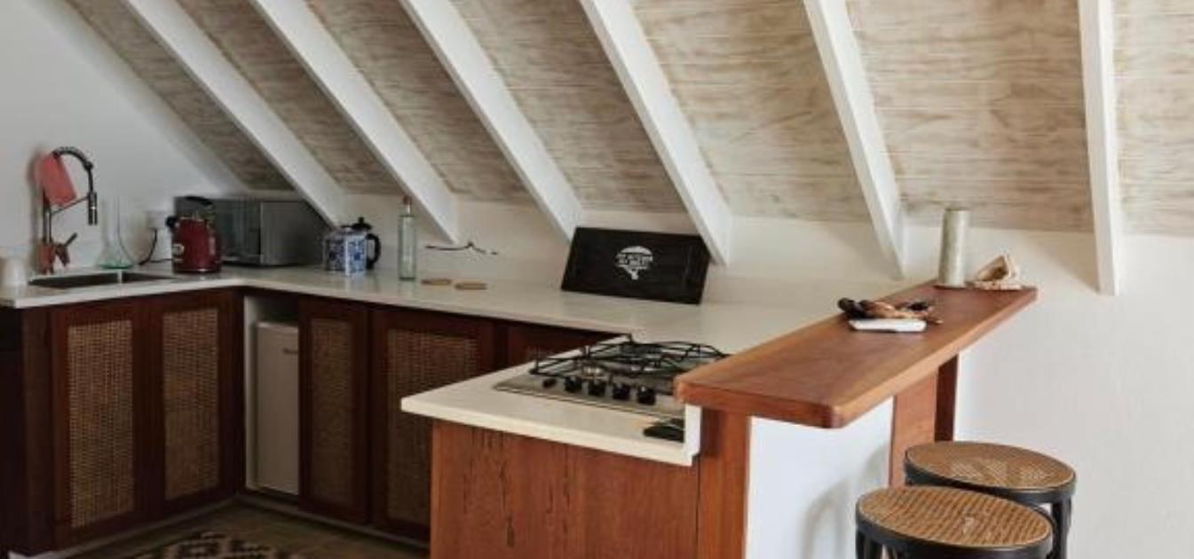 vacation-rentals/st-vincent-and-the-grenadines/bequia/ocar/harbour-view-upper-apartment