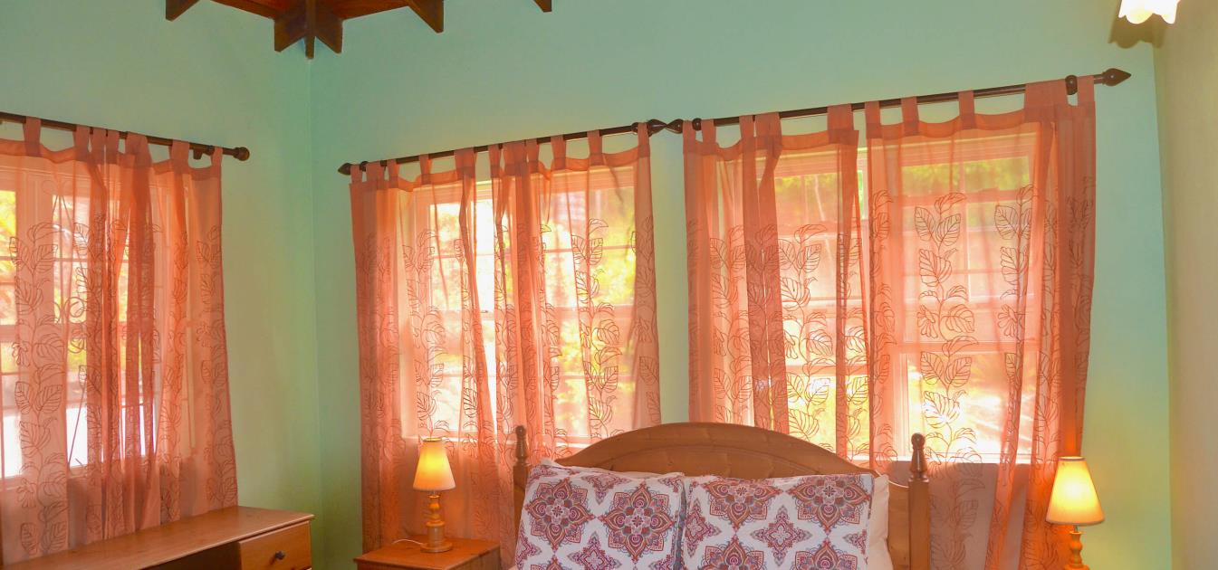 vacation-rentals/st-vincent-and-the-grenadines/bequia/spring/santa-maria-villa