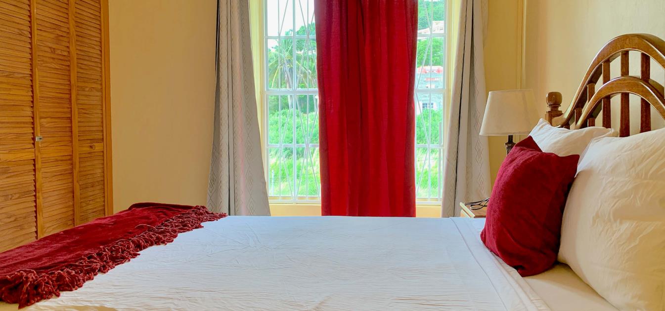 vacation-rentals/st-vincent-and-the-grenadines/bequia/friendship-bay/royal-view-villa