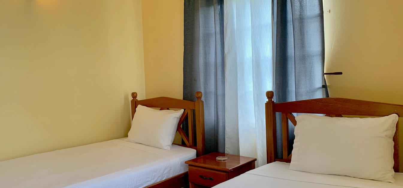 vacation-rentals/st-vincent-and-the-grenadines/bequia/friendship-bay/royal-view-villa