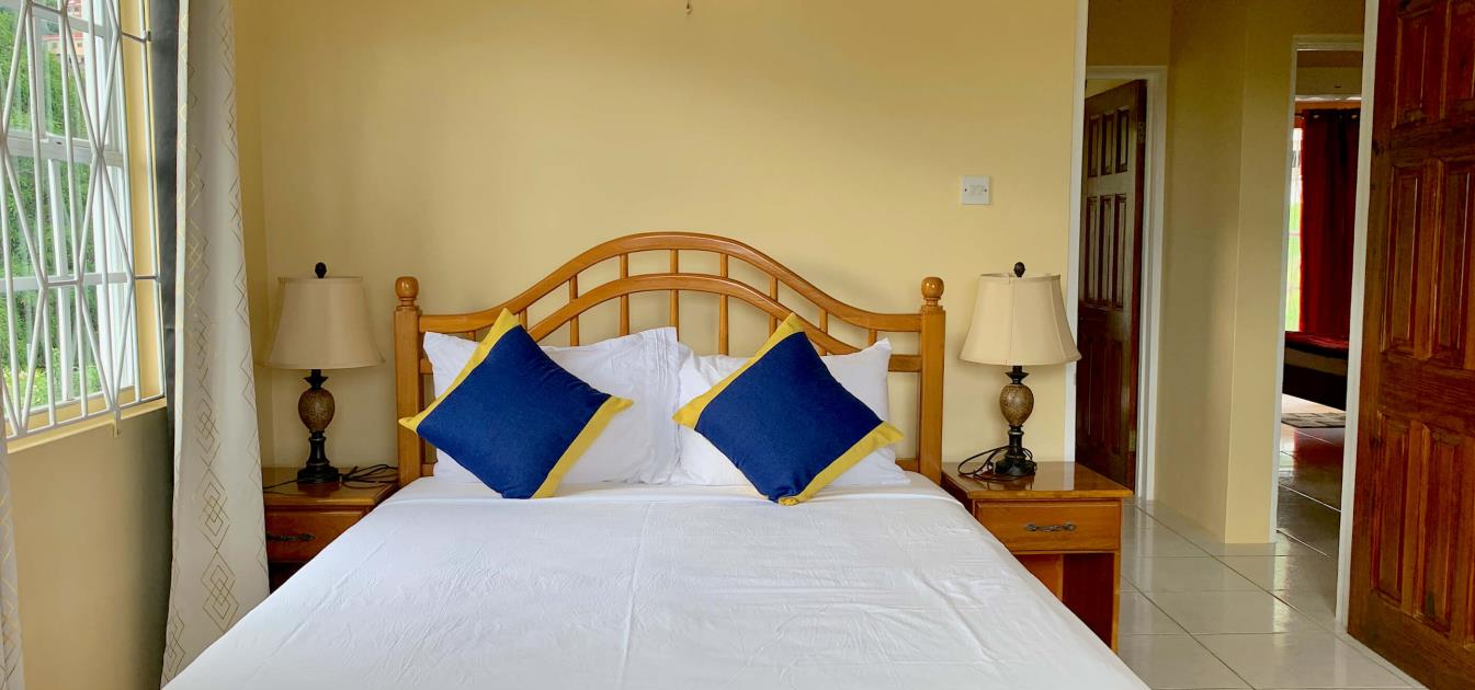 vacation-rentals/st-vincent-and-the-grenadines/bequia/friendship-bay/royal-view-villa