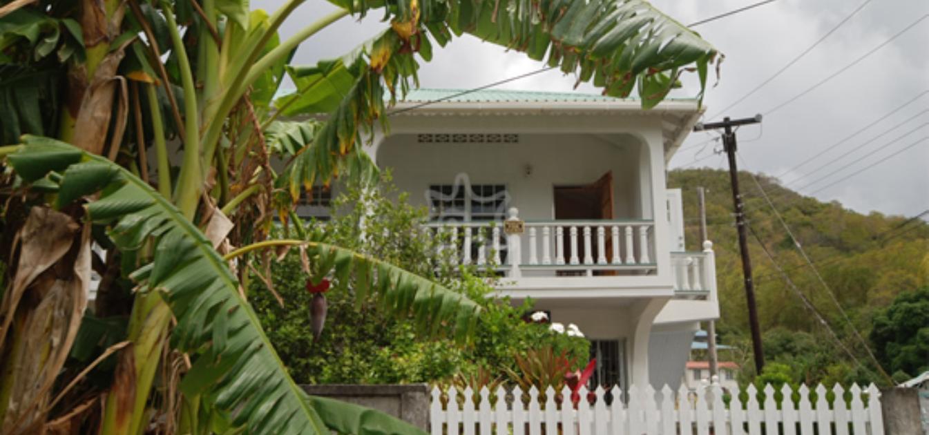 vacation-rentals/st-vincent-and-the-grenadines/bequia/ocar/papaya-apartment
