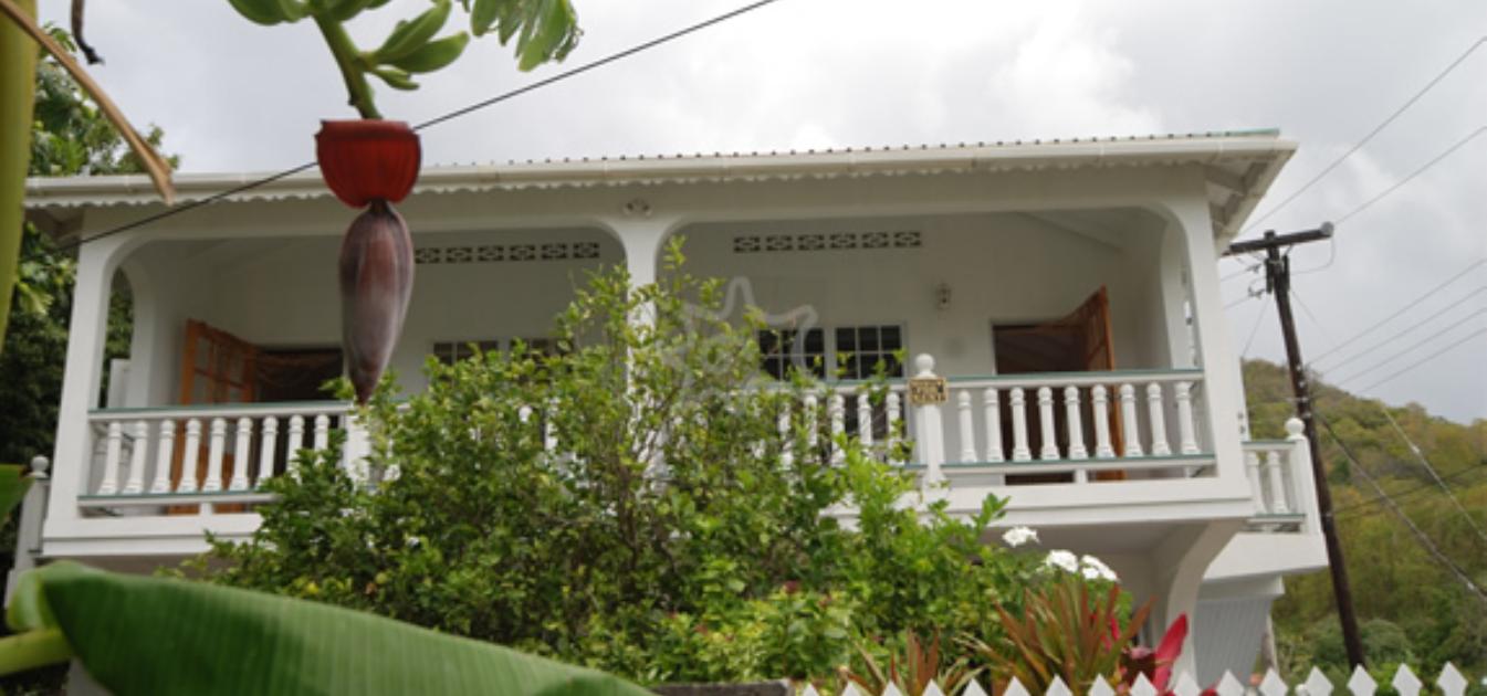 vacation-rentals/st-vincent-and-the-grenadines/bequia/ocar/breadfruit-and-papaya