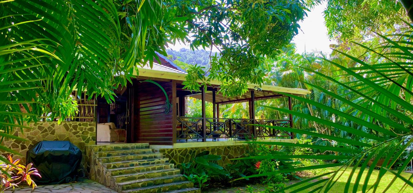 vacation-rentals/st-vincent-and-the-grenadines/bequia/belmont/stone-house-and-cottage