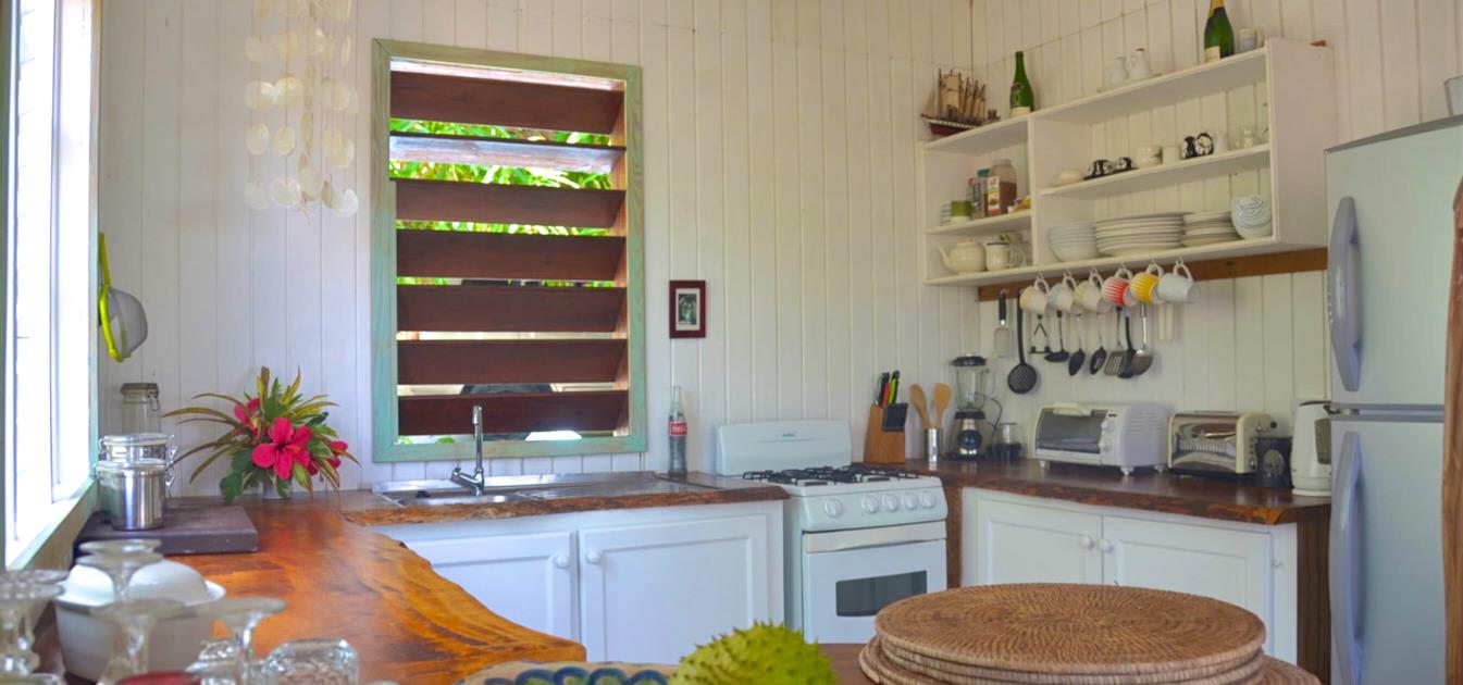 vacation-rentals/st-vincent-and-the-grenadines/bequia/lower-bay/bob's-place-beach-house