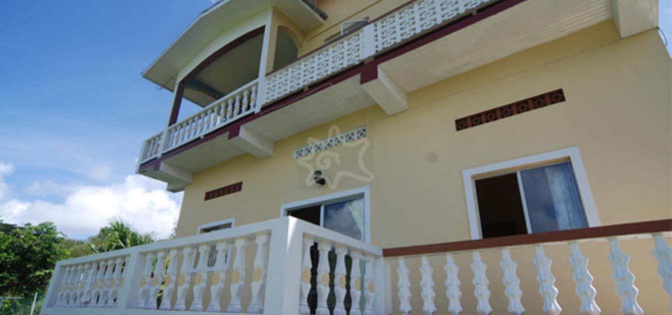 vacation-rentals/st-vincent-and-the-grenadines/bequia/friendship-bay/friendship-side-apartment