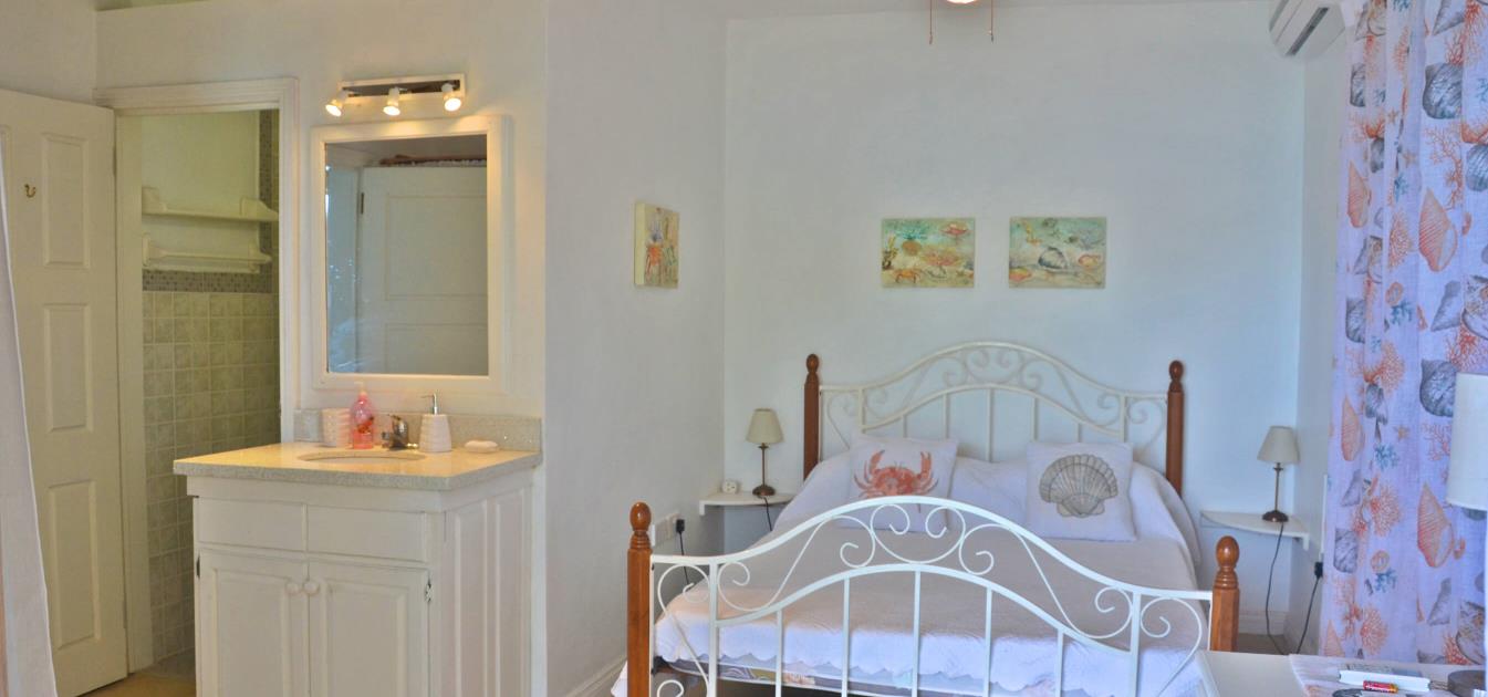 vacation-rentals/st-vincent-and-the-grenadines/bequia/princess-margaret/gumbo-limbo-studio