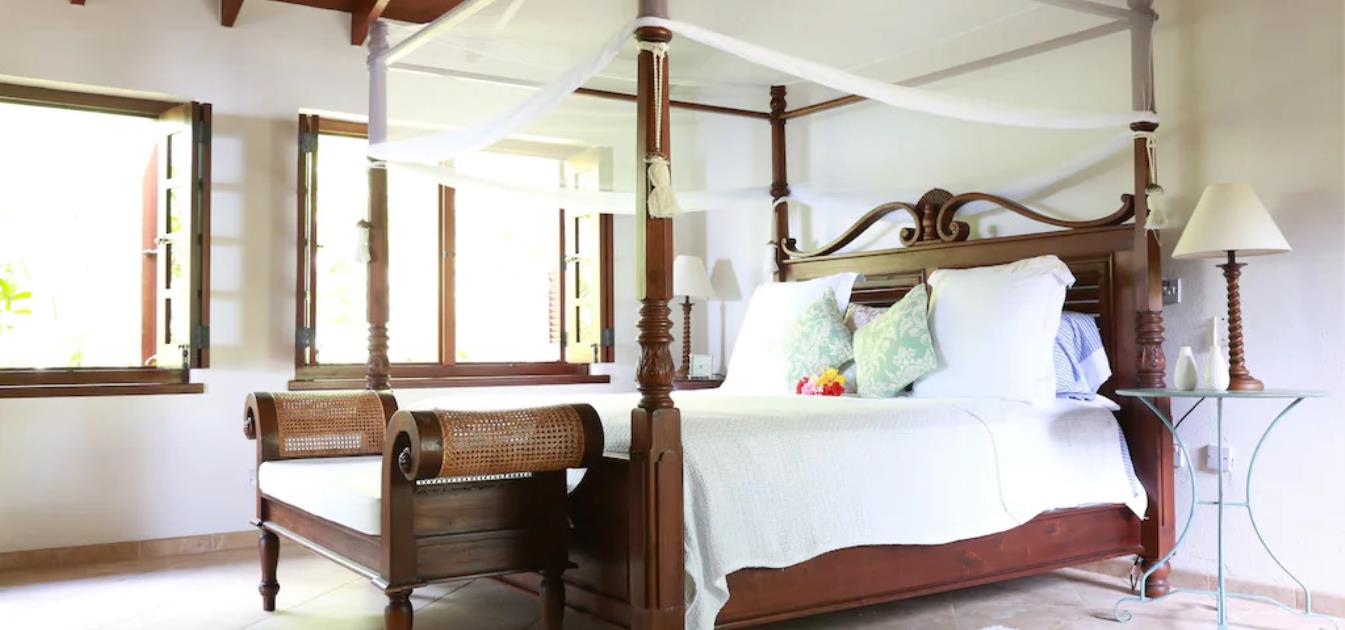 vacation-rentals/st-vincent-and-the-grenadines/bequia/hope-bay/sights-and-sounds