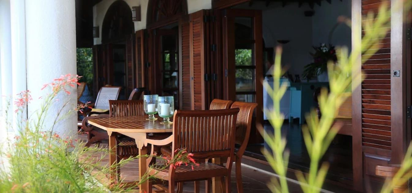 vacation-rentals/st-vincent-and-the-grenadines/bequia/hope-bay/sights-and-sounds