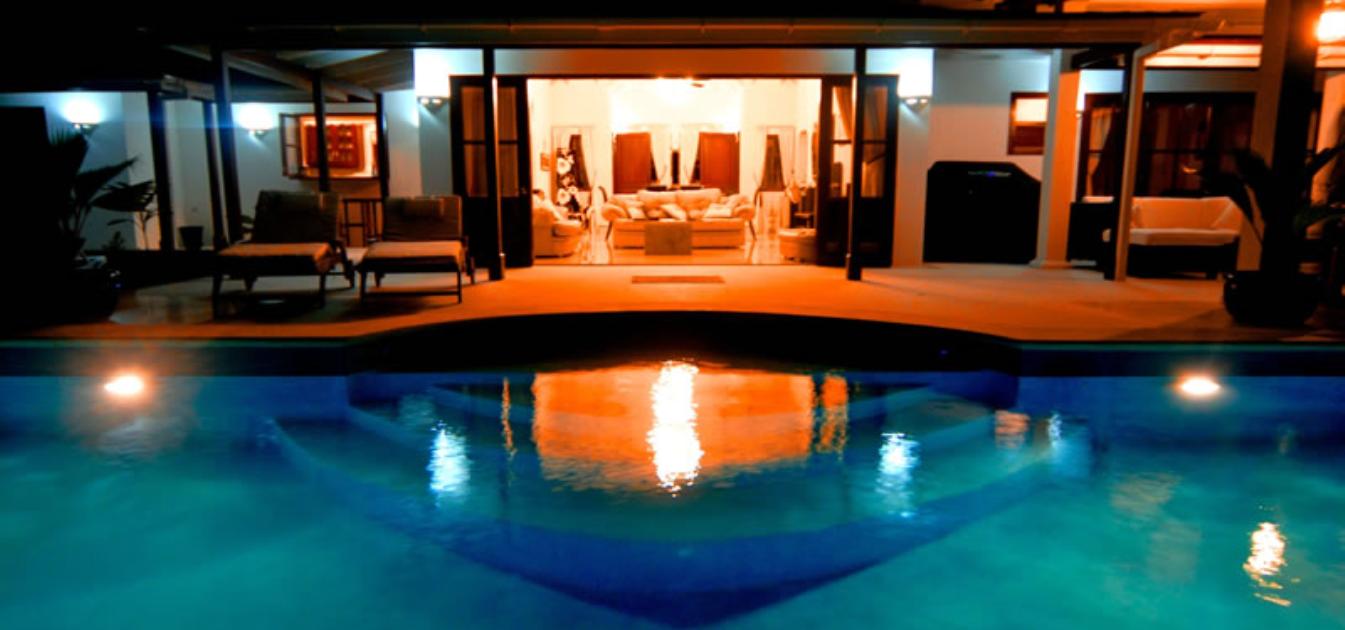 vacation-rentals/st-vincent-and-the-grenadines/bequia/crescent-bay/beachfront-plantation-house-ijeoma-divine-main-house
