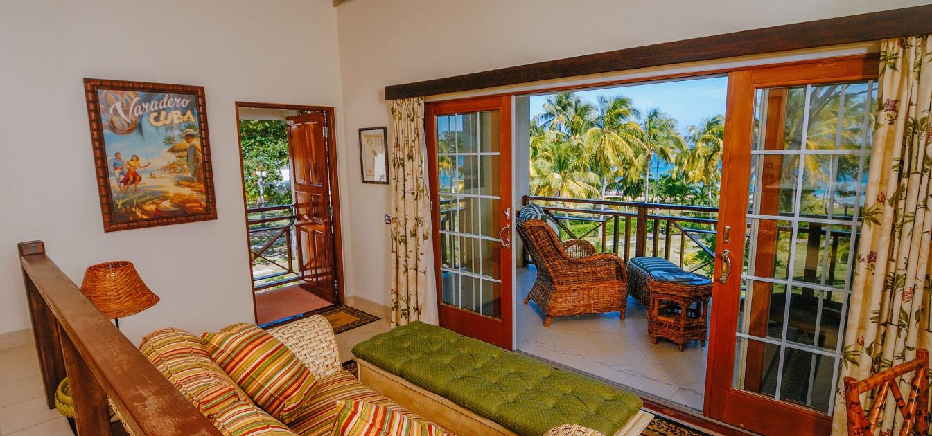 vacation-rentals/st-vincent-and-the-grenadines/bequia/friendship-bay/bequia-beach-hotel-junior-plantation-suite