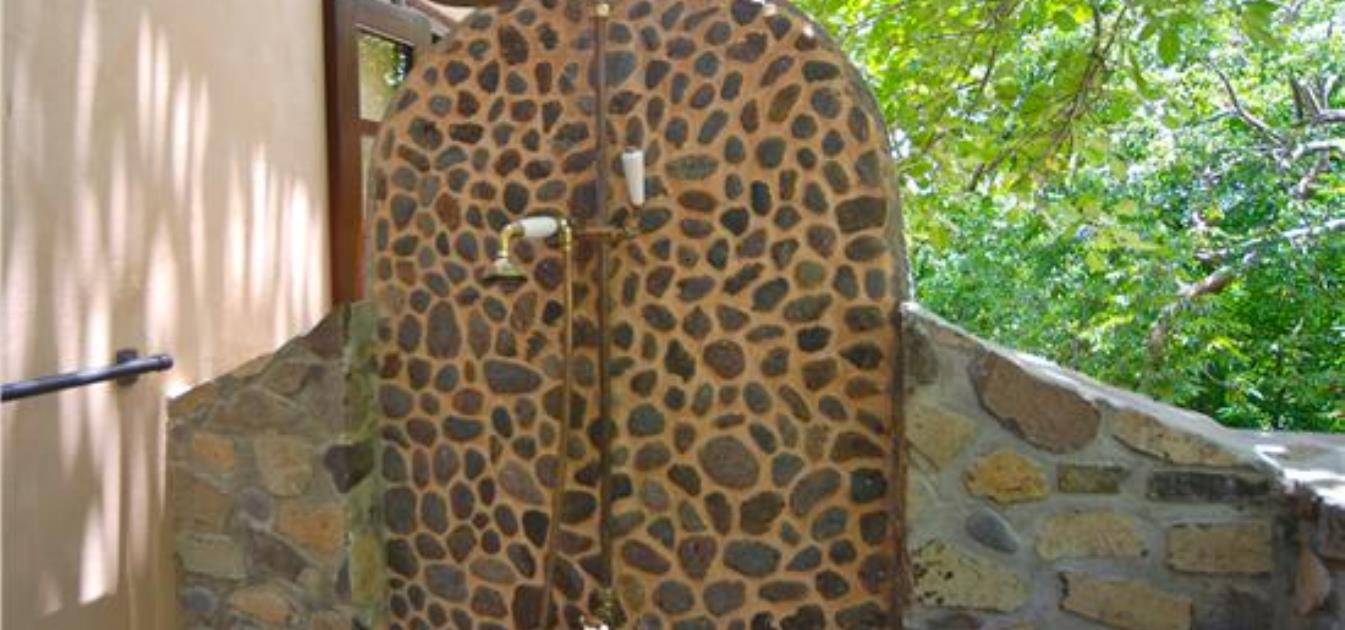 vacation-rentals/st-vincent-and-the-grenadines/bequia/hope-bay/sights-and-sounds-guest-studio