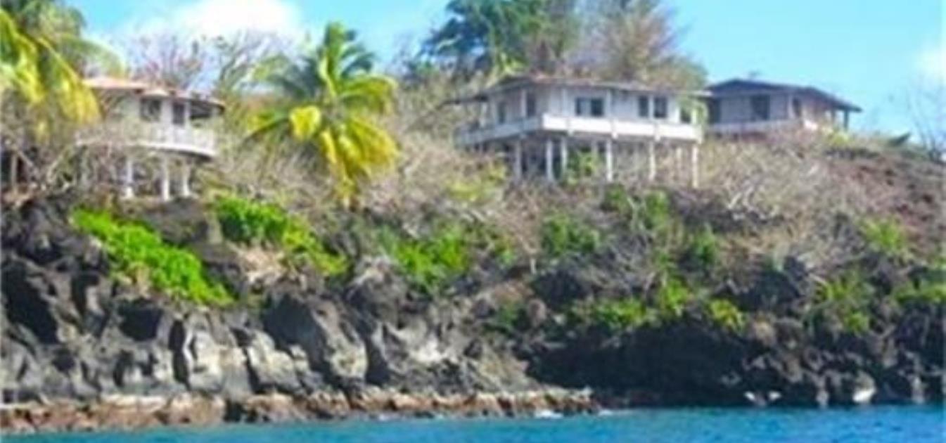 PRIVATE ISLAND  Isle de Caille