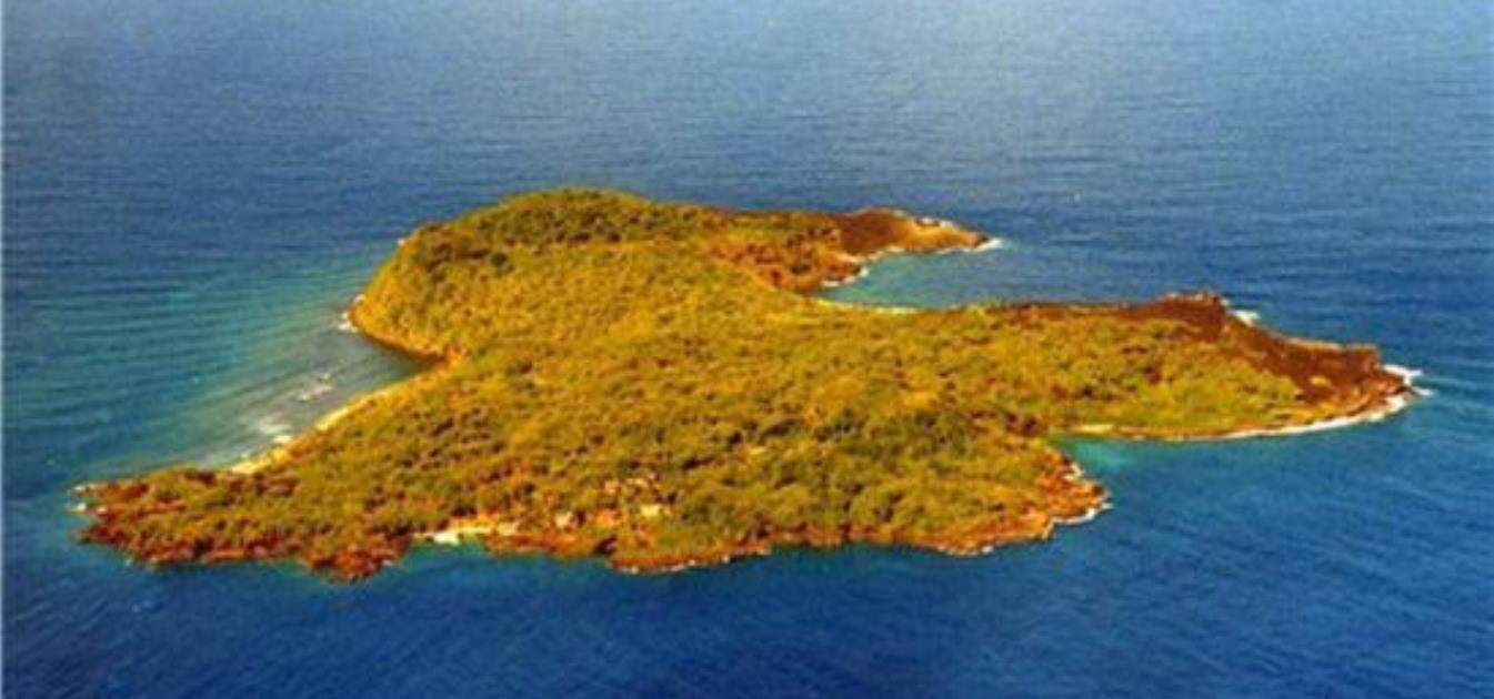 PRIVATE ISLAND  Isle de Caille