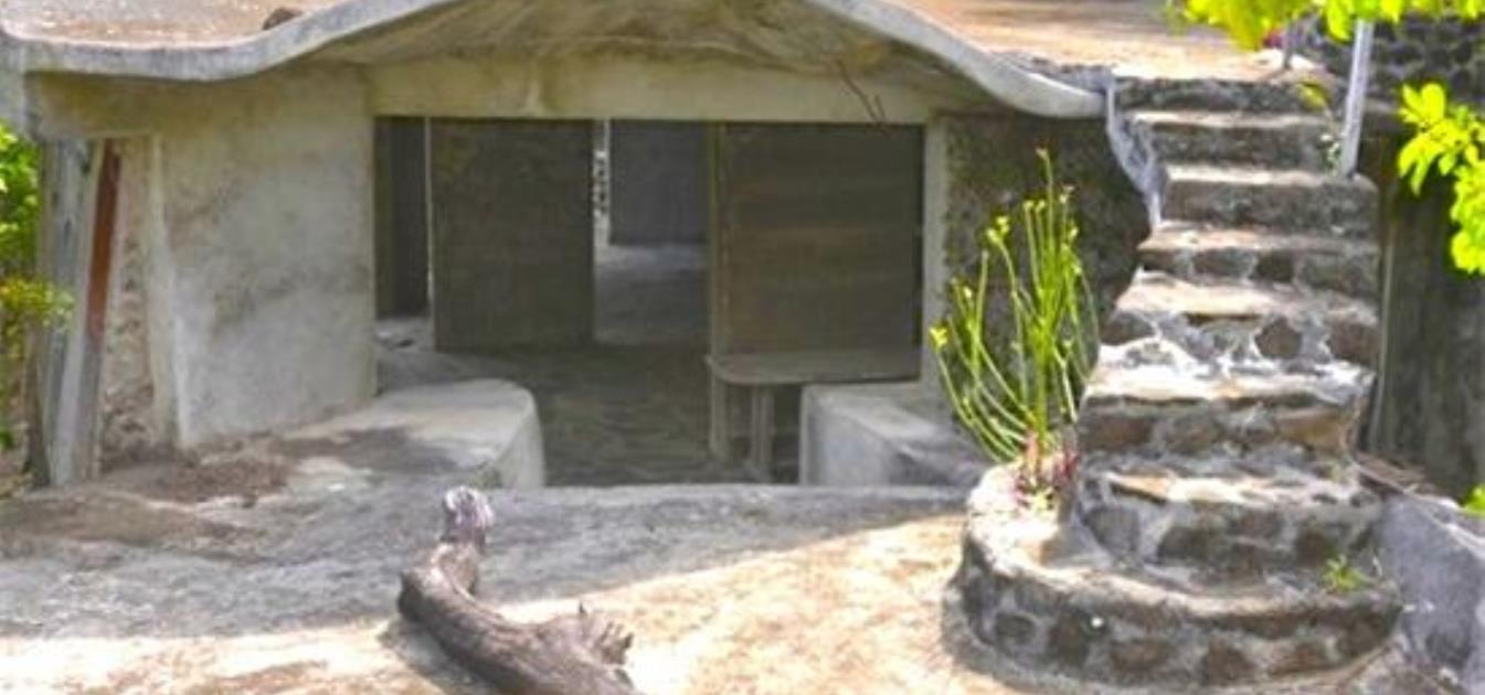 Moonhole Eco Property