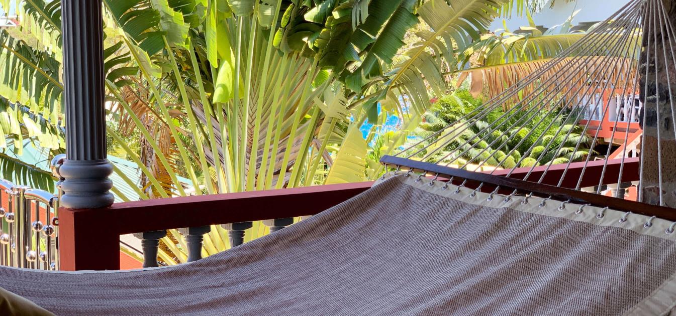vacation-rentals/st-vincent-and-the-grenadines/bequia/lower-bay/captains-house