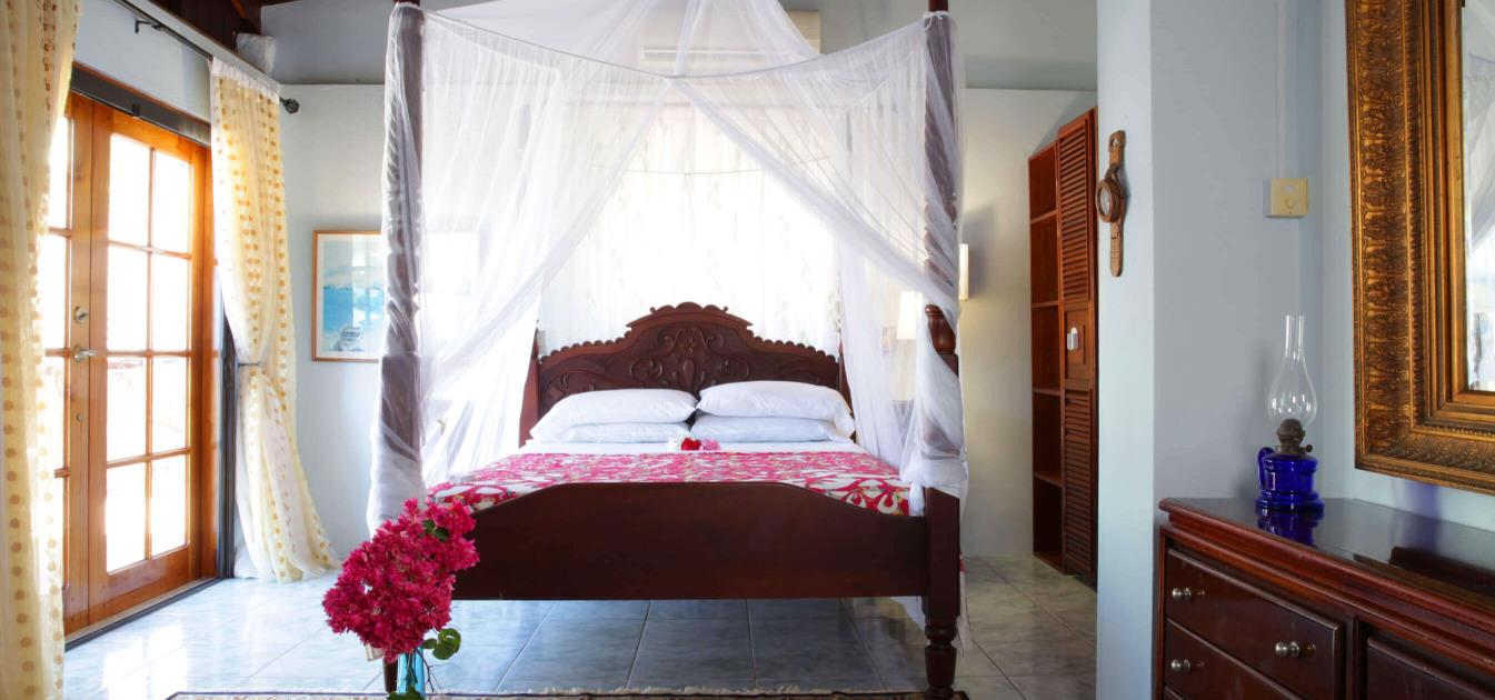 vacation-rentals/st-vincent-and-the-grenadines/bequia/lower-bay/captains-house