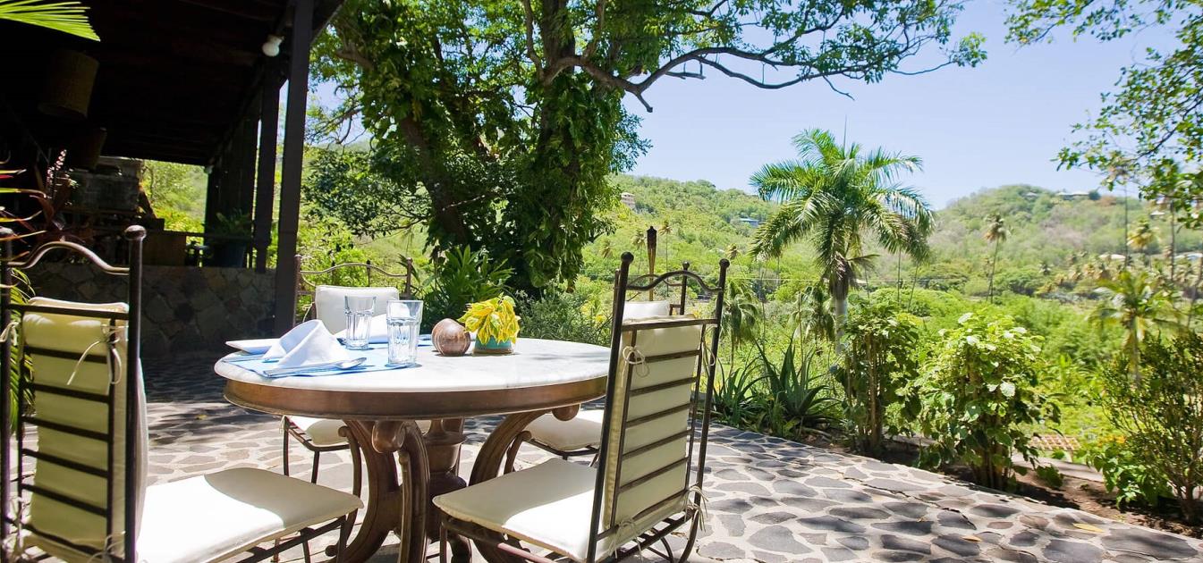 vacation-rentals/st-vincent-and-the-grenadines/bequia/spring/firefly-bequia