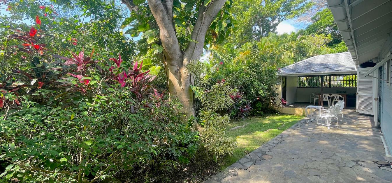 vacation-rentals/st-vincent-and-the-grenadines/bequia/belmont/stone-cottage