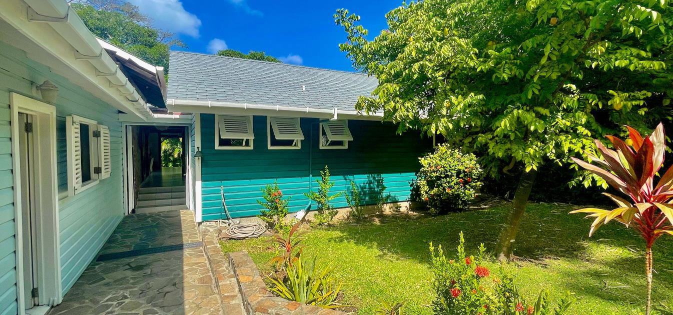 vacation-rentals/st-vincent-and-the-grenadines/bequia/belmont/stone-house