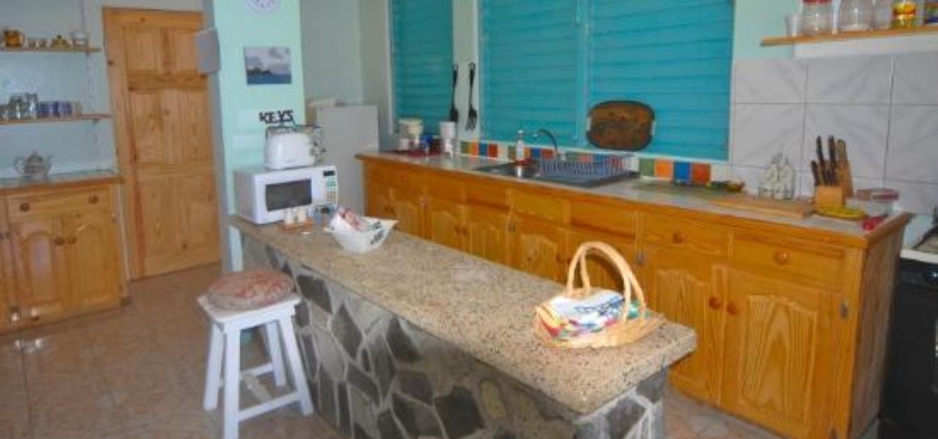 vacation-rentals/st-vincent-and-the-grenadines/bequia/lower-bay/ermina's-studio
