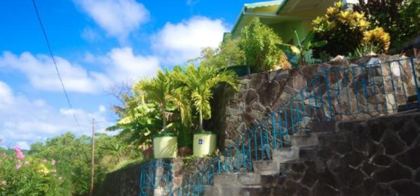 vacation-rentals/st-vincent-and-the-grenadines/bequia/lower-bay/ermina's-studio