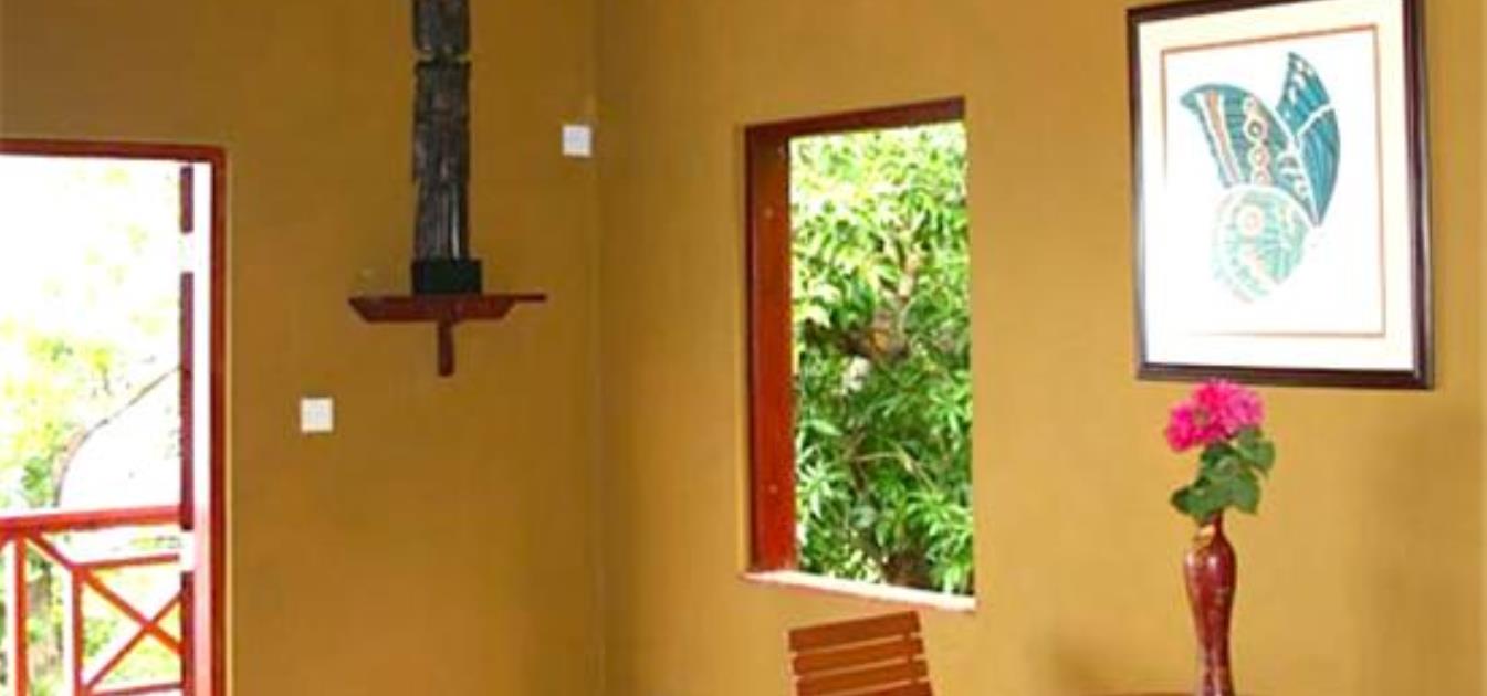 vacation-rentals/st-vincent-and-the-grenadines/bequia/lower-bay/sweet-retreat-hotel-brown-room