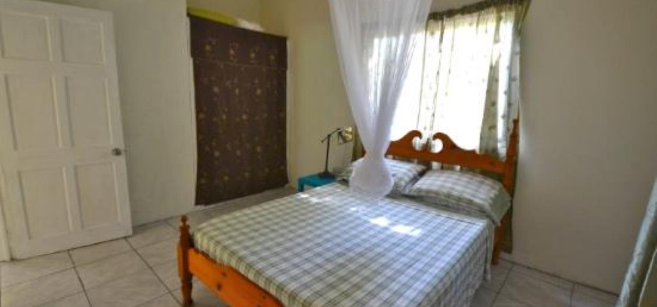 vacation-rentals/st-vincent-and-the-grenadines/bequia/lower-bay/tropical-daze