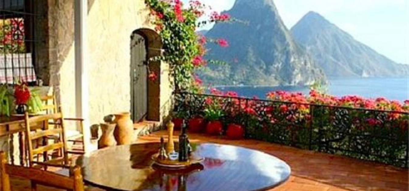Les Pitons