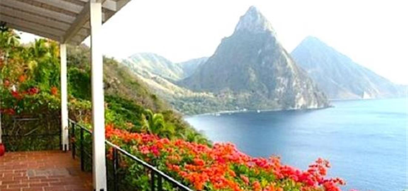 Les Pitons