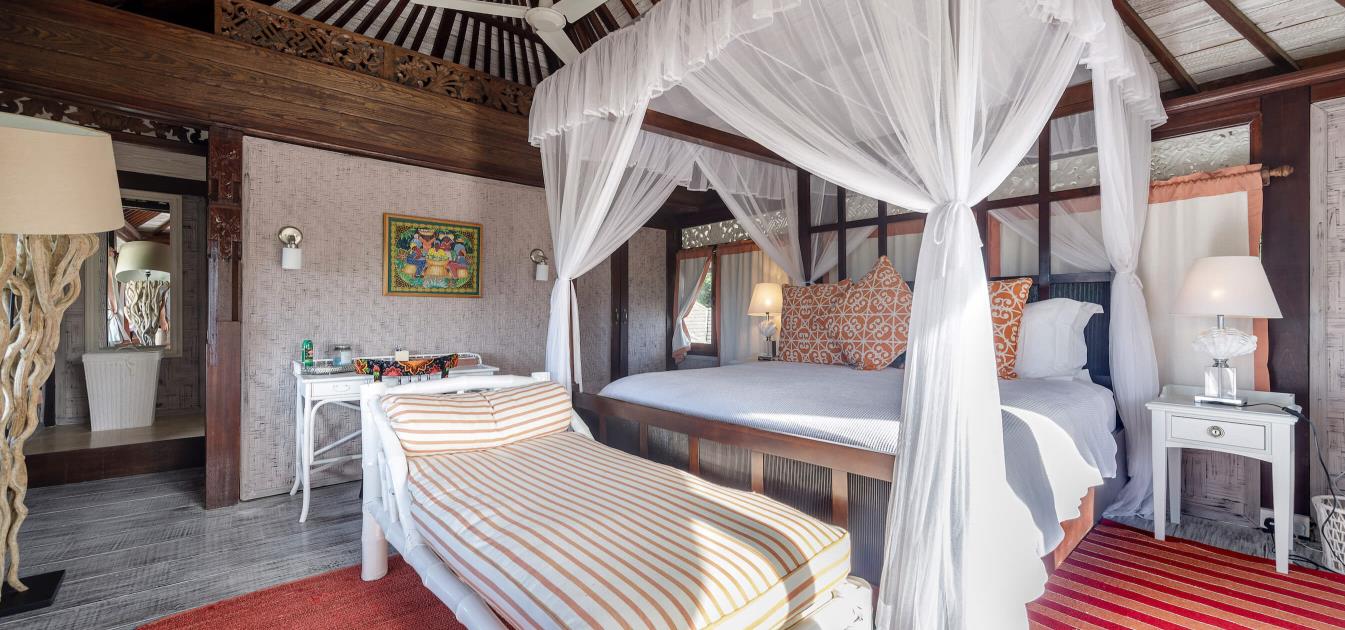 vacation-rentals/st-vincent-and-the-grenadines/mustique/central-hillside/azure