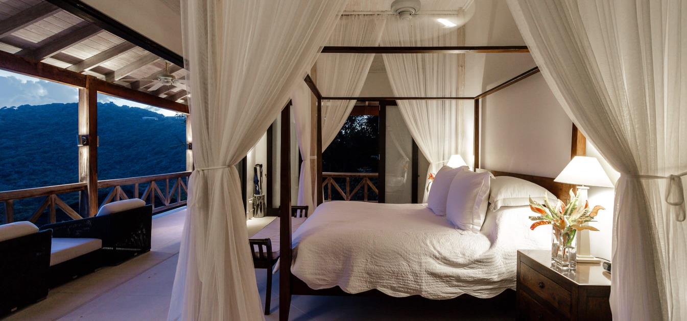 vacation-rentals/st-vincent-and-the-grenadines/mustique/macaroni-bay/macaroni-beach-house