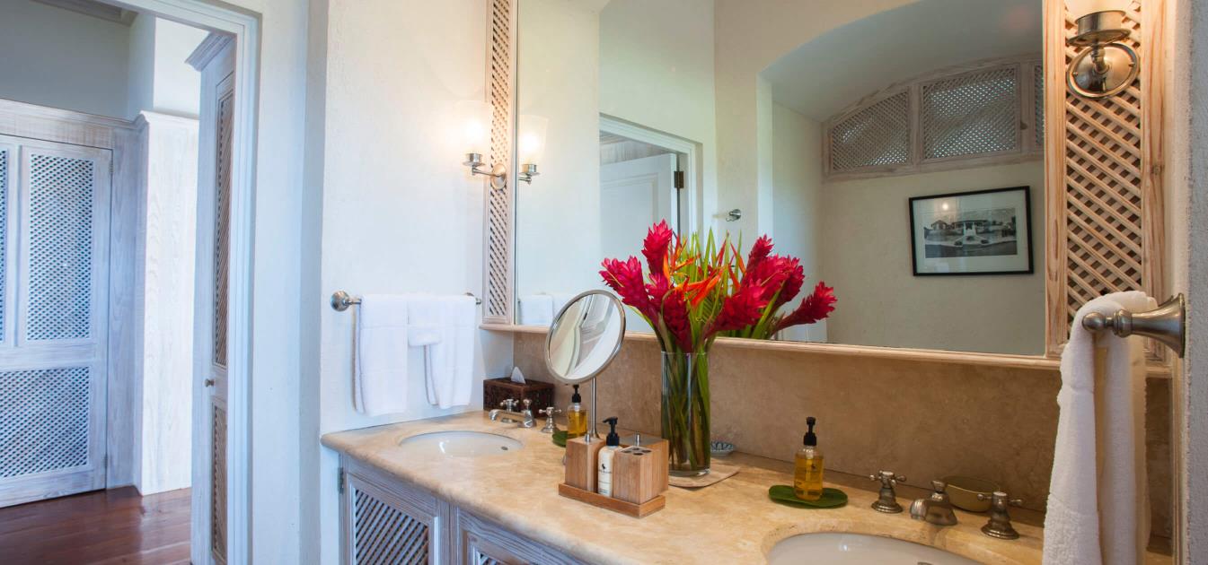 vacation-rentals/st-vincent-and-the-grenadines/mustique/macaroni-bay/coccoloba