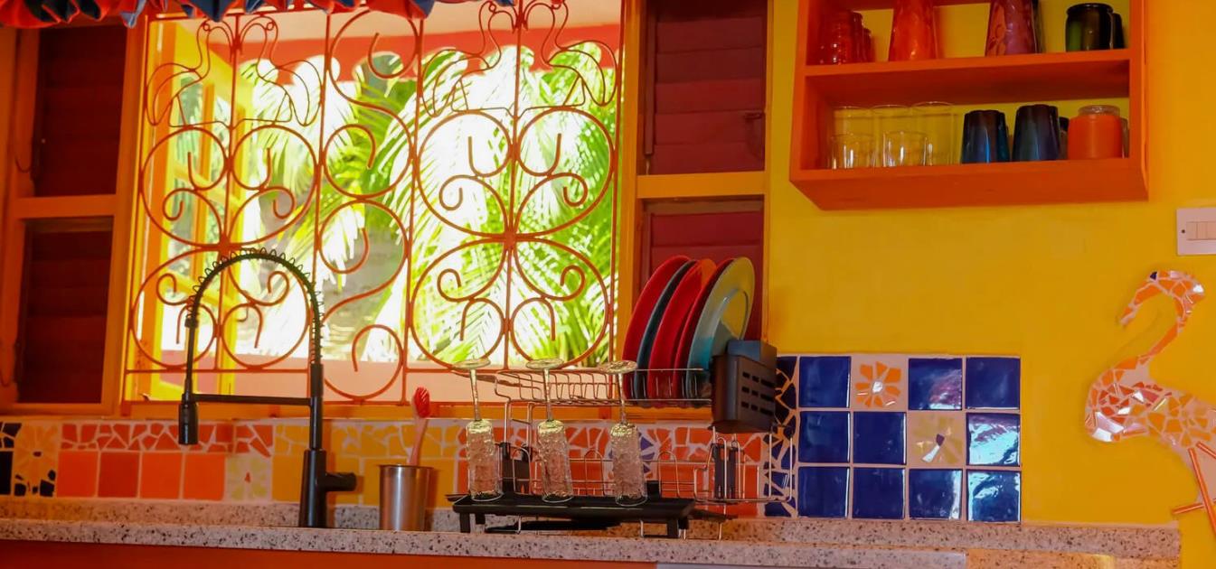 vacation-rentals/st-vincent-and-the-grenadines/bequia/princess-margaret/princess-margaret-beachfront-flamingo