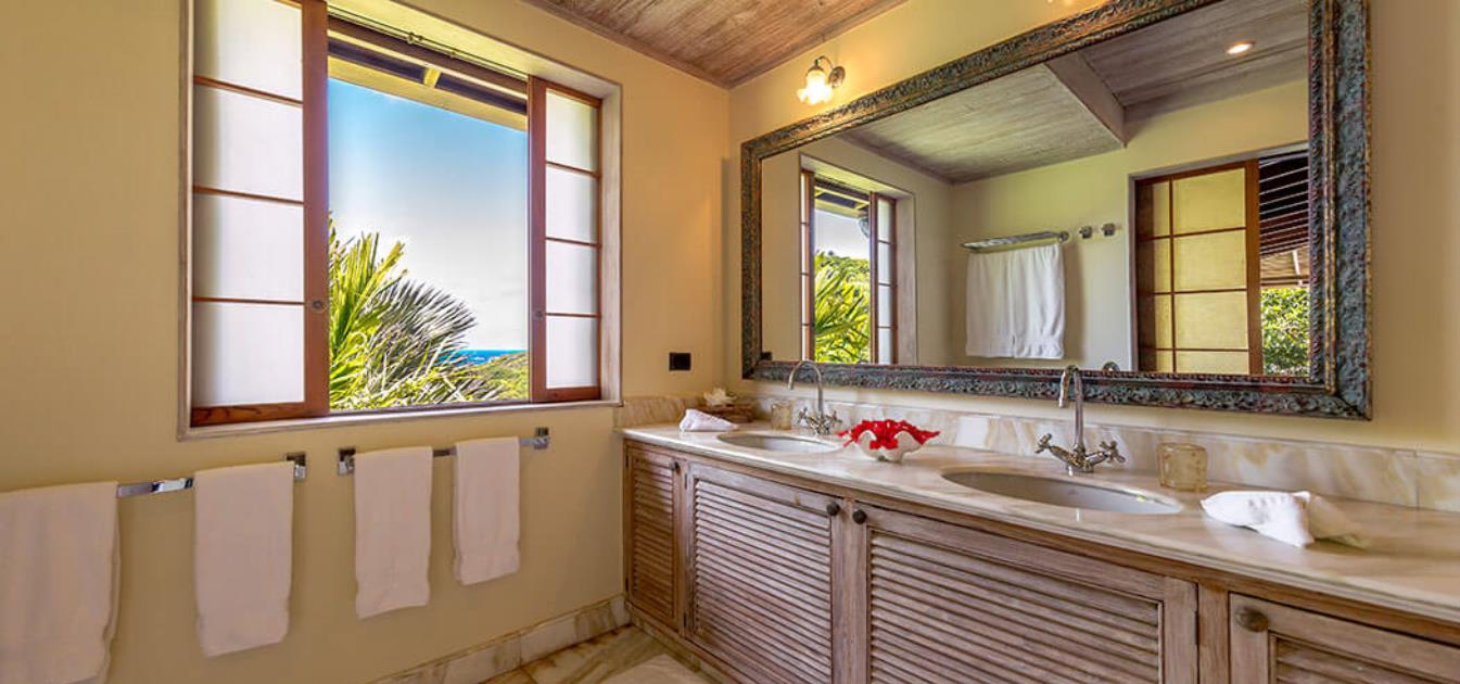 vacation-rentals/st-vincent-and-the-grenadines/mustique/macaroni-bay/serenissima-mustique