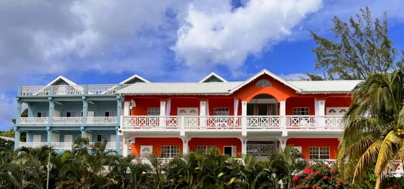 vacation-rentals/st-vincent-and-the-grenadines/st-vincent/india-and-villa-bay/beachcombers-hotel