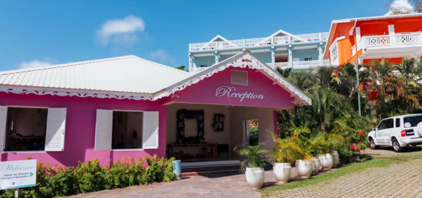 vacation-rentals/st-vincent-and-the-grenadines/st-vincent/india-and-villa-bay/beachcombers-hotel