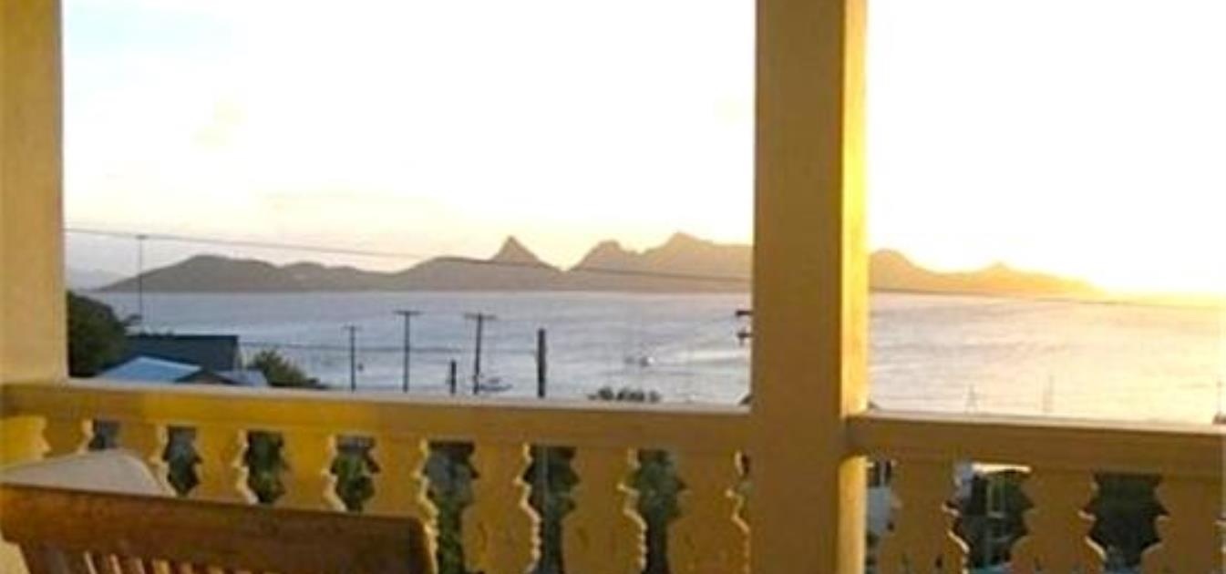 vacation-rentals/st-vincent-and-the-grenadines/mayreau/mayreau/dennis'-hideaway