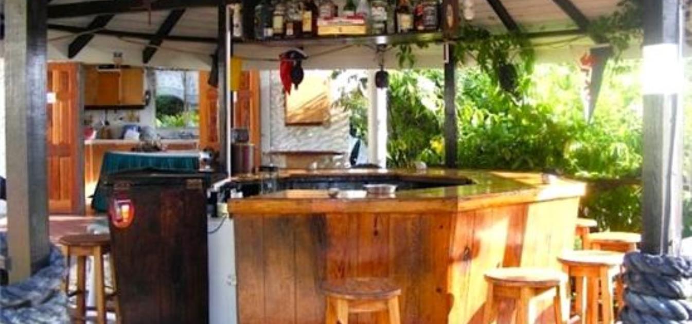 vacation-rentals/st-vincent-and-the-grenadines/mayreau/mayreau/dennis'-hideaway